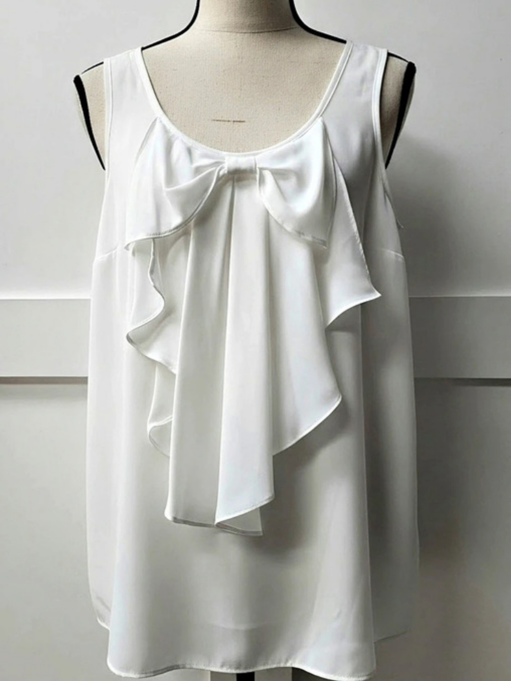 AB Studio Ruffle Front Tank Top in White Size Small NWT
